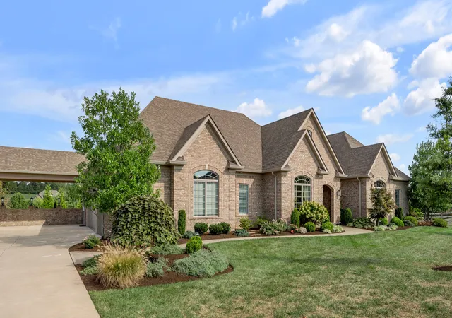 Photo 2 of Single family home for sale at 629 Old Coach Rd, Nicholasville, KY 40356 | MLS# 25502786 | Listing updated on 2025-10-29