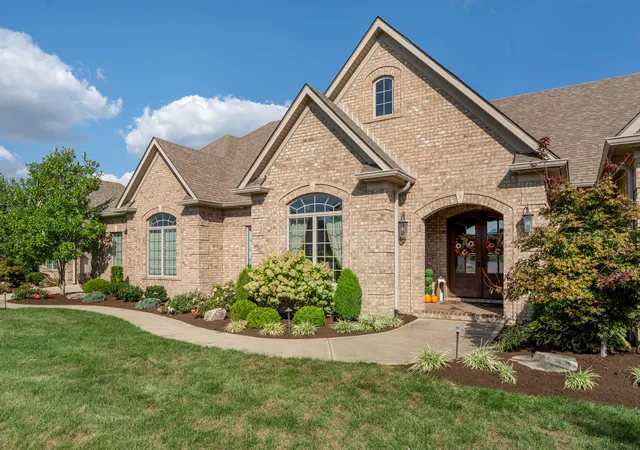 Photo 3 of Single family home for sale at 629 Old Coach Rd, Nicholasville, KY 40356 | MLS# 25502786 | Listing updated on 2025-10-29