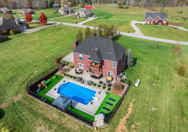 Photo 2 of Single family home for sale at 1022 Forest Hill Dr, Lawrenceburg, KY 40342 | MLS# 25502517 | Listing updated on 2025-10-11