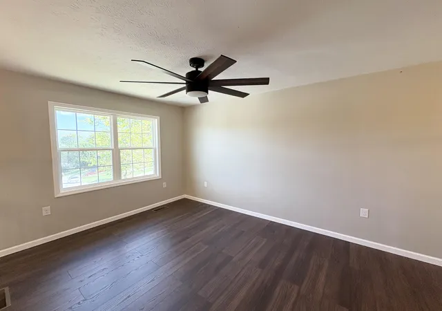 Photo 3 of Single family home for sale at 243 Juniper Ct, Mount Sterling, KY 40353 | MLS# 25502554 | Listing updated on 2025-12-03