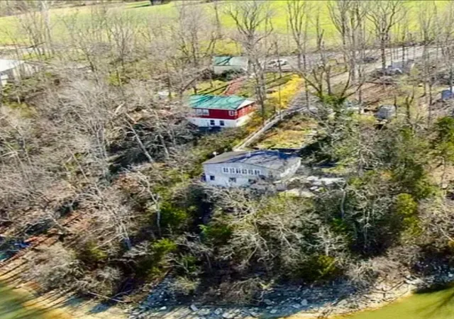 Photo 3 of Single family home for sale at 266 Oster Dr, Harrodsburg, KY 40330 | MLS# 25502608 | Listing updated on 2025-10-02