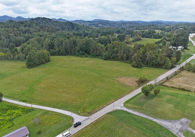 Photo 4 of House for sale at Tract 2 Brock Ln, London, KY 40744 | MLS# 25502664 | Listing updated on 2025-10-01