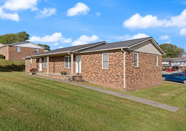 3rd image of 104 Hicks Ln, London, KY 40744 | MLS# 25502933