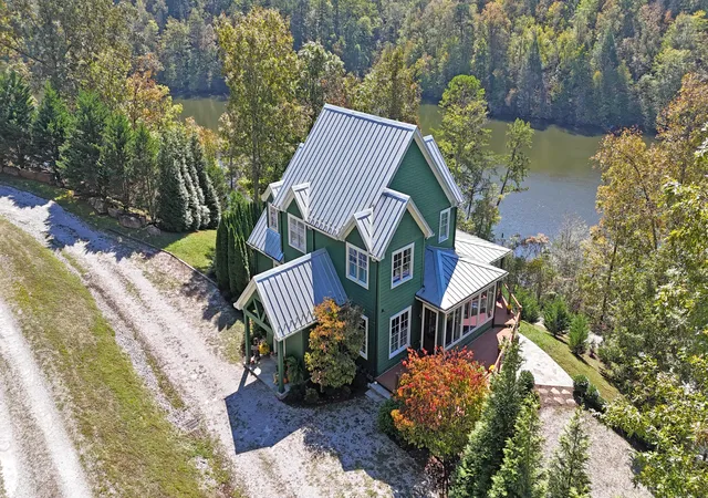 Homes for sale in East Bernstadt, KY | 420 Alan Lewis Rd, East Bernstadt, KY 40729 | MLS# 25503501