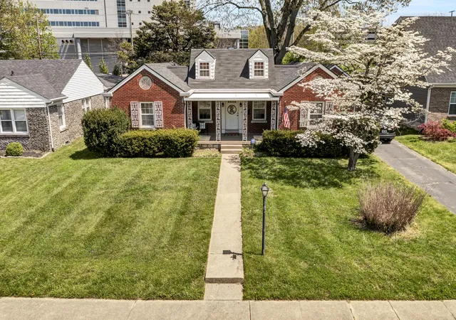 Photo 2 of Single family home for sale at 575 Bob O Link Dr, Lexington, KY 40503 | MLS# 25503306 | Listing updated on 2025-12-05
