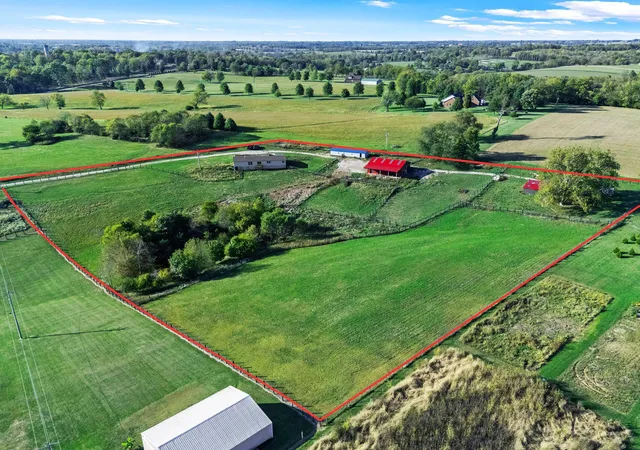 Homes for sale in Paris, KY | 3003 N Middletown Rd, Paris, KY 40361 | MLS# 25503822
