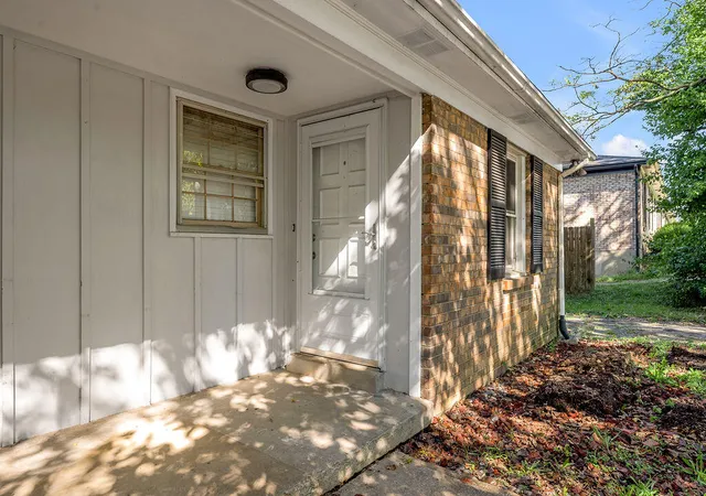 1st image of 3195 Yellowstone Pkwy, Lexington, KY 40517 | MLS# 25503292