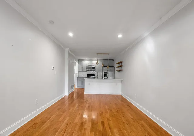 Photo 3 of House for sale at 3195 Yellowstone Pkwy, Lexington, KY 40517 | MLS# 25503292 | Listing updated on 2025-11-03