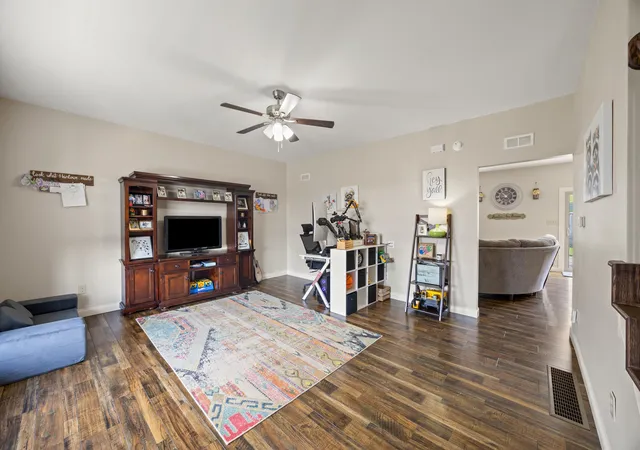 Photo 4 of Single family home for sale at 1944 Clearwater Dr, Lawrenceburg, KY 40342 | MLS# 25503570 | Listing updated on 2025-10-13