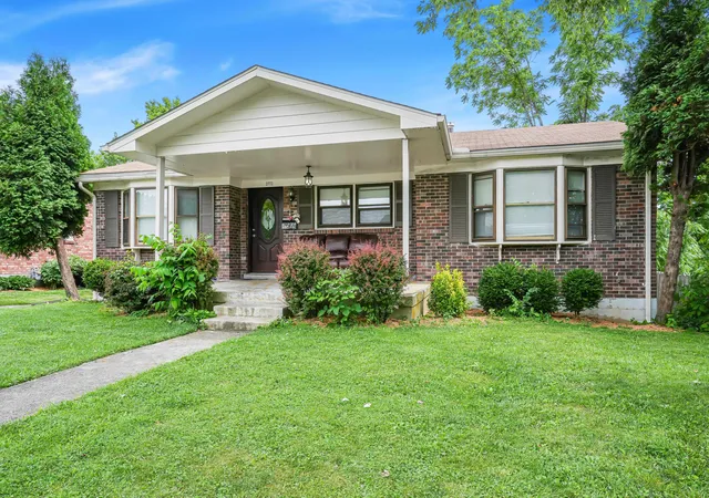 Photo 3 of Single family home for sale at 2772 Lockhurst Rd, Lexington, KY 40517 | MLS# 25503567 | Listing updated on 2026-07-07