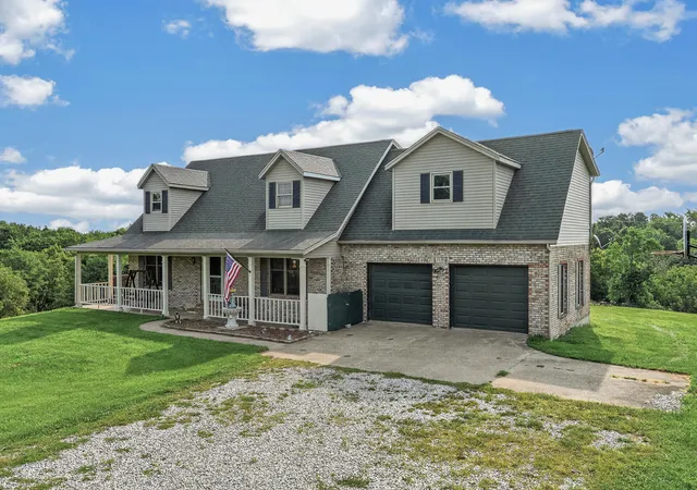 Photo 1 of Single family home for sale at 3350 Greenville Rd, Dry Ridge, KY 41035 | MLS# 26022314 | Listing updated on 2026-08-17