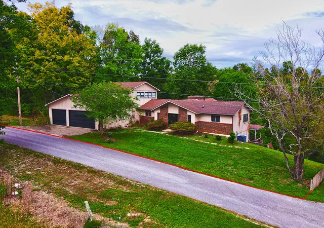 Photo 3 of Single family home for sale at 607 Old Lock 21 Rd, Monticello, KY 42633 | MLS# 25503942 | Listing updated on 2026-09-23