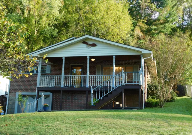 Homes for sale in Baxter, KY | 28 Wolf Hollow Rd, Baxter, KY 40806 | MLS# 25503795