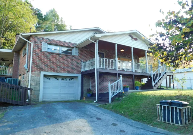 Homes for sale in Baxter, KY | 28 Wolf Hollow Rd, Baxter, KY 40806 | MLS# 25503795