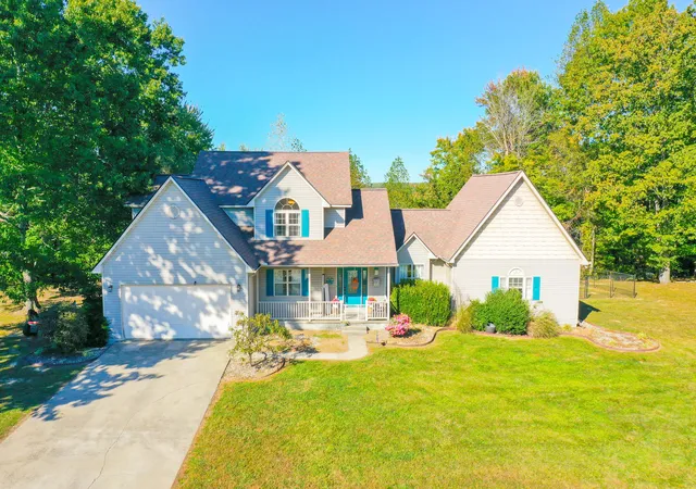 Photo 3 of Single family home for sale at 364 Cloyd Ln, London, KY 40741 | MLS# 25503839 | Listing updated on 2025-11-16