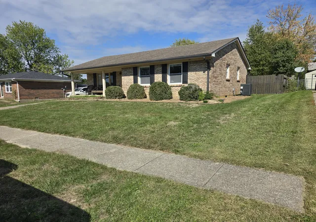 Homes for sale in Versailles, KY | 308 Princess Cir, Versailles, KY 40383 | MLS# 25503864