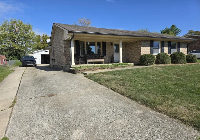 Homes for sale in Versailles, KY | 308 Princess Cir, Versailles, KY 40383 | MLS# 25503864
