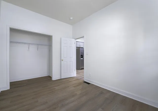 Photo 3 of Single family home for sale at 326 E Third St, Lexington, KY 40508 | MLS# 25503874 | Listing updated on 2026-01-07