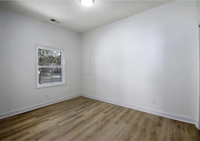 Photo 3 of Single family home for sale at 326 E Third St, Lexington, KY 40508 | MLS# 25503874 | Listing updated on 2026-01-07