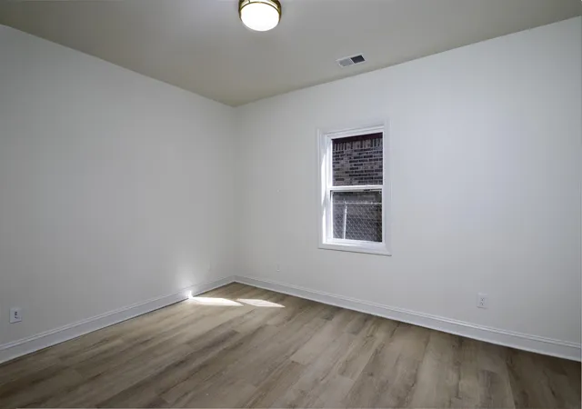 Photo 4 of Single family home for sale at 326 E Third St, Lexington, KY 40508 | MLS# 25503874 | Listing updated on 2026-01-07