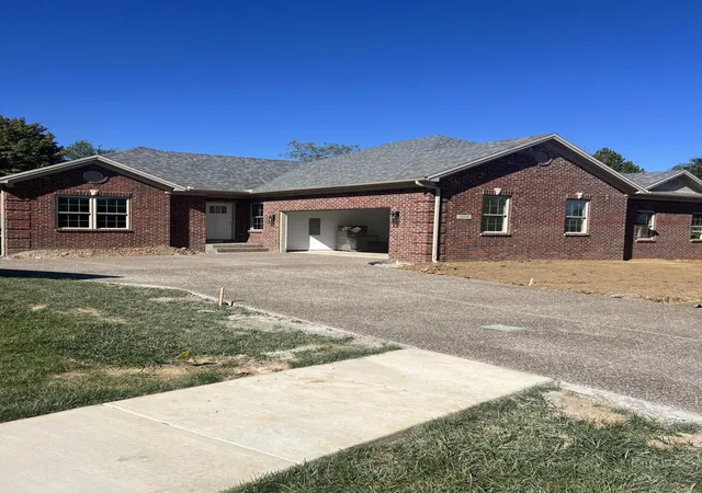 1st image of 1111 Leawood Dr, Frankfort, KY 40601 | MLS# 25504388