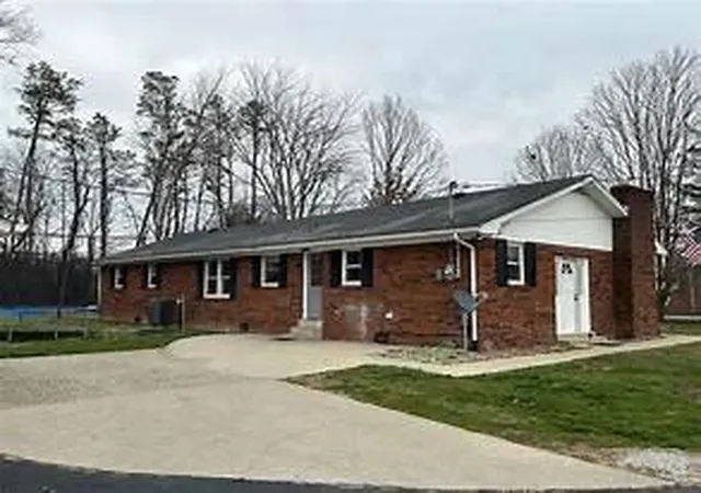 Photo 3 of Sale Pending at 75 Philpot Rd, London, KY 40744 | MLS# 25504034 | Listing updated on 2026-02-06