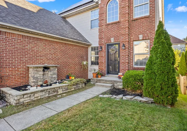 Photo 3 of Single family home for sale at 3053 Quaker Hl Ln, Lexington, KY 40509 | MLS# 25504246 | Listing updated on 2025-11-11