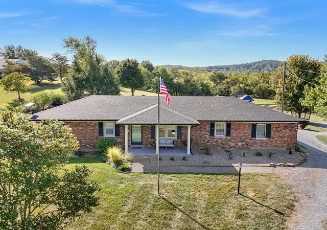 3rd image of 7355 Lebanon Rd, Danville, KY 40422 | MLS# 25504096