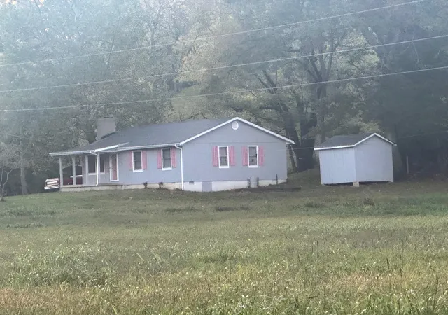 Homes for sale in Gravel Switch, KY | 4805 Scrubgrass Rd, Gravel Switch, KY 40328 | MLS# 25504142