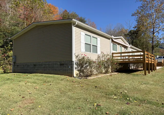 Homes for sale in Wallins, KY | 25 Banner Frk Rd, Wallins, KY 40873 | MLS# 25504286