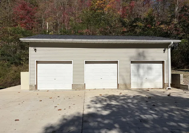 Photo 3 of Single family home for sale at 25 Banner Frk Rd, Wallins Creek, KY 40873 | MLS# 25504286 | Listing updated on 2026-07-23