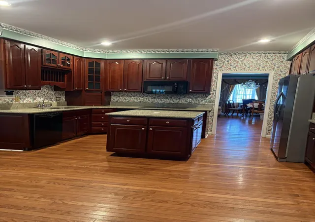 Homes for sale in Pikeville, KY | 194 Meadowview Ln, Pikeville, KY 41501 | MLS# 25504315