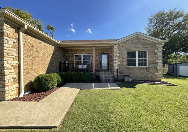 Photo 3 of Single family home for sale at 410 Corinne Ct, Winchester, KY 40391 | MLS# 25504472 | Listing updated on 2025-10-30