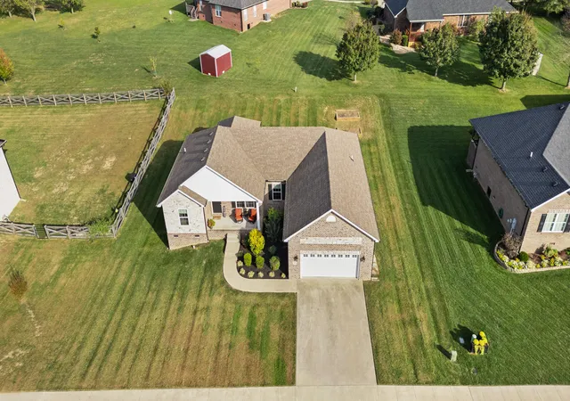 Photo 2 of Single family home for sale at 205 Trillium Loop, Richmond, KY 40475 | MLS# 25504403 | Listing updated on 2025-10-28