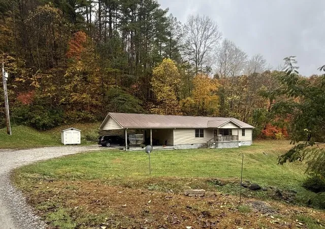 Photo 1 of Sale Pending at 52 Extension Dr, Whitesburg, KY 41858 | MLS# 25505115 | Listing updated on 2025-11-22