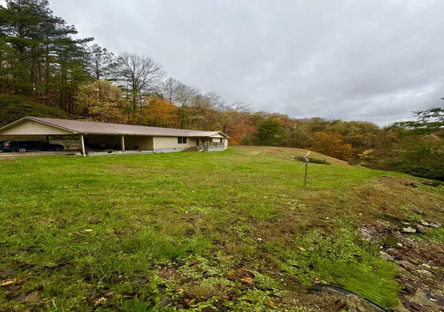 Photo 2 of Sale Pending at 52 Extension Dr, Whitesburg, KY 41858 | MLS# 25505115 | Listing updated on 2025-11-22