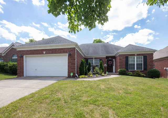 Photo 1 of Single family home for sale at 3225 Drayton Pl, Lexington, KY 40503 | MLS# 25504555 | Listing updated on 2025-10-24
