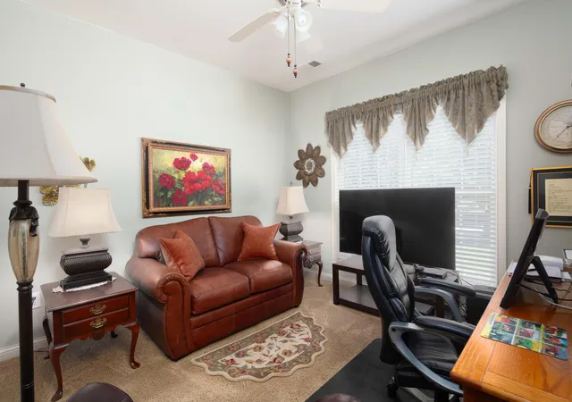 Photo 3 of Single family home for sale at 3225 Drayton Pl, Lexington, KY 40503 | MLS# 25504555 | Listing updated on 2025-10-24