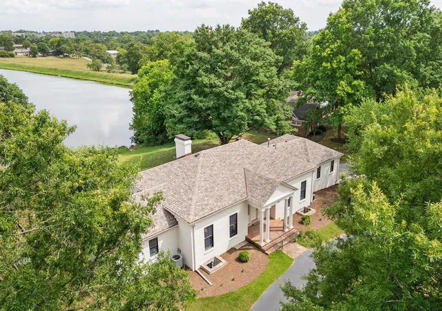 1st image of 2121 Lakeside Dr, Lexington, KY 40502 | MLS# 25504424