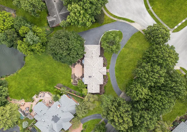 2nd image of 2121 Lakeside Dr, Lexington, KY 40502 | MLS# 25504424