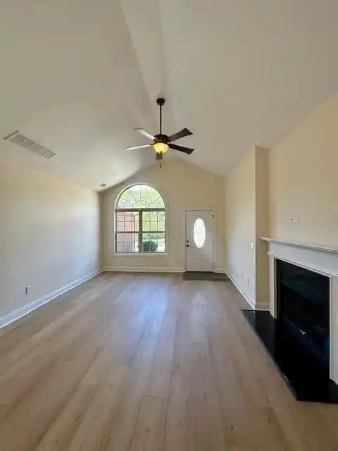 Listing Photo 2 - Condo for sale in 116 Piedmont located at 116 Piedmont, Frankfort, KY 40601 - Unit #116