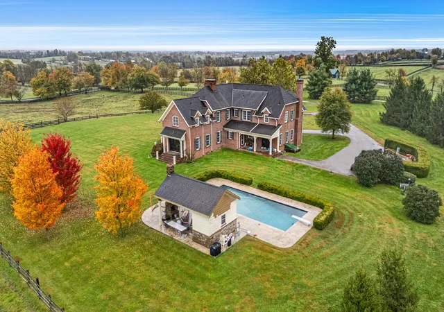 2nd image of 613 Hutchison Rd, Paris, KY 40361 | MLS# 25505120