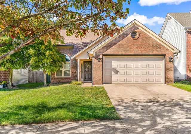 Photo 1 of Single family home for sale at 625 Twin Pines Way, Lexington, KY 40514 | MLS# 25504557 | Listing updated on 2025-10-28