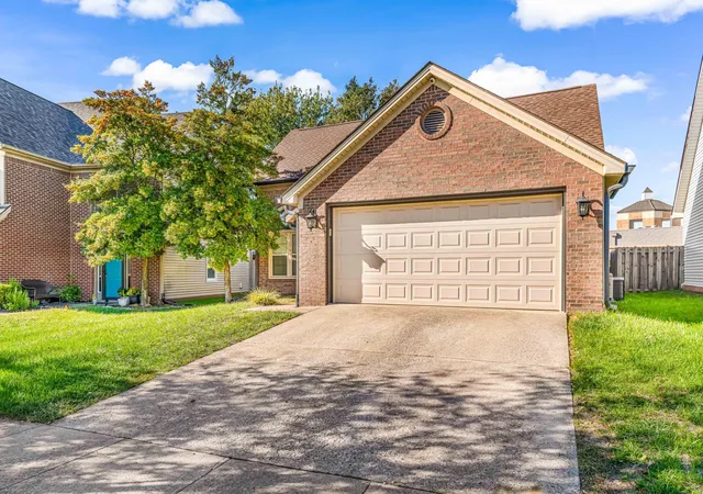 Photo 2 of Single family home for sale at 625 Twin Pines Way, Lexington, KY 40514 | MLS# 25504557 | Listing updated on 2025-10-28