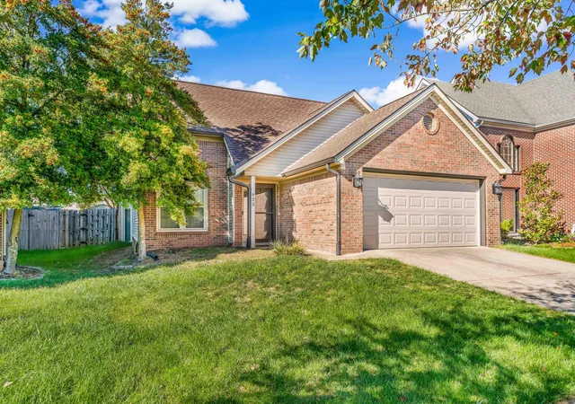 Photo 3 of Single family home for sale at 625 Twin Pines Way, Lexington, KY 40514 | MLS# 25504557 | Listing updated on 2025-10-28