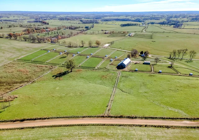 Photo 3 of House for sale at 349 Spears Ml Rd, Paris, KY 40361 | MLS# 25504794 | Listing updated on 2025-10-29