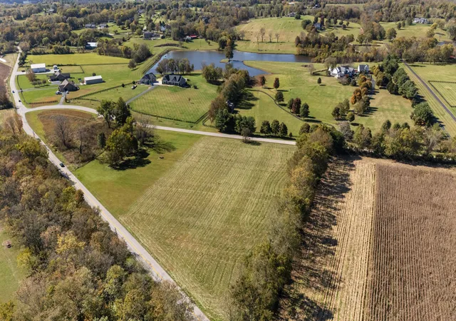 Photo 2 of Sale Pending at 3 And 4 Lucas Ln, Frankfort, KY 40601 | MLS# 25504673 | Listing updated on 2025-12-03