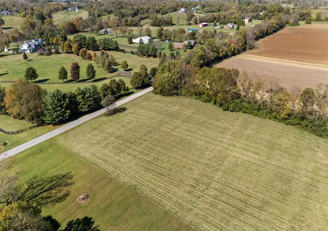 Photo 3 of Sale Pending at 3 And 4 Lucas Ln, Frankfort, KY 40601 | MLS# 25504673 | Listing updated on 2025-12-03