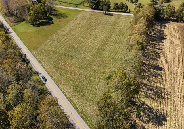 Photo 4 of Sale Pending at 3 And 4 Lucas Ln, Frankfort, KY 40601 | MLS# 25504673 | Listing updated on 2025-12-03