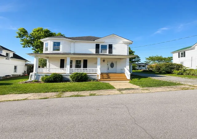 Homes for sale in Flemingsburg, KY | 127 Mills Ave, Flemingsburg, KY 41041 | MLS# 25504716